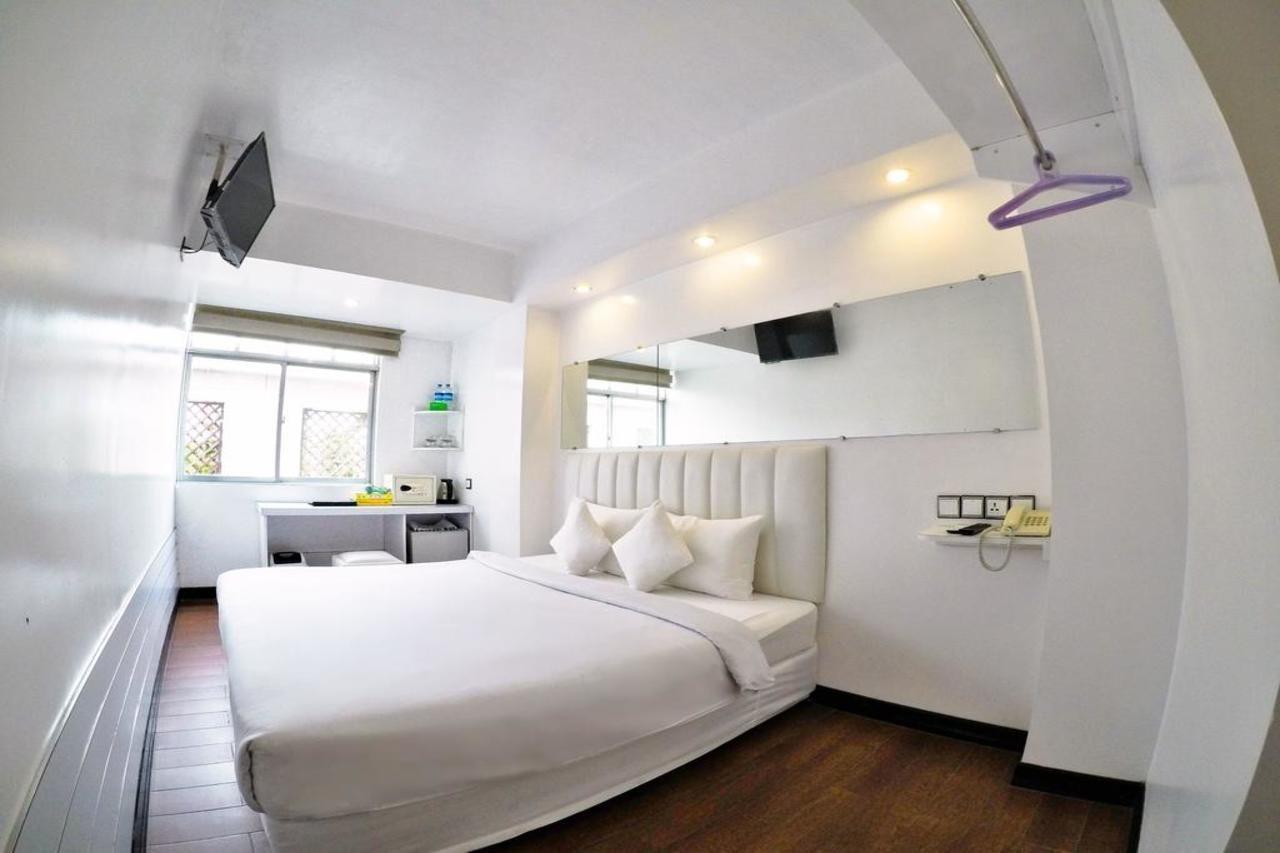 Clover City Center Hotel Янгон Экстерьер фото