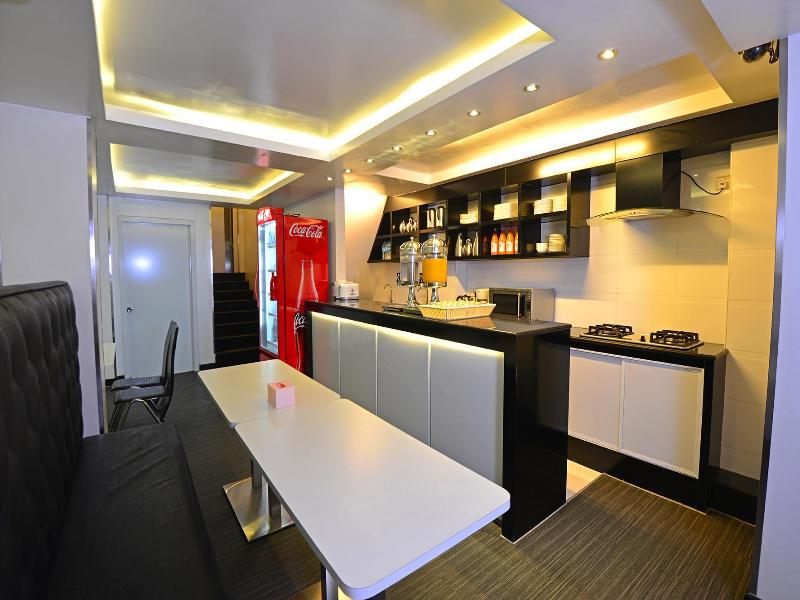 Clover City Center Hotel Янгон Экстерьер фото