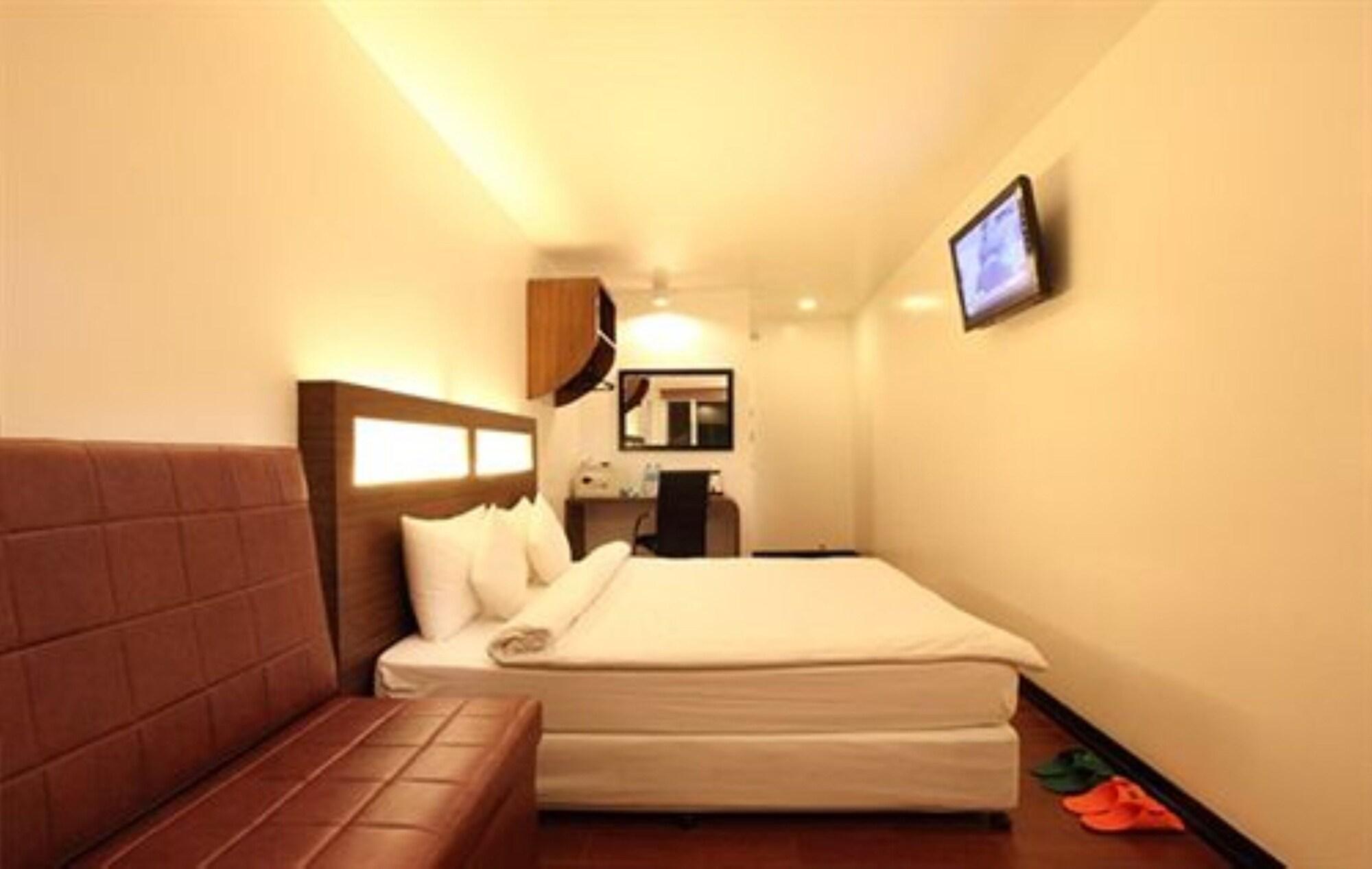 Clover City Center Hotel Янгон Экстерьер фото