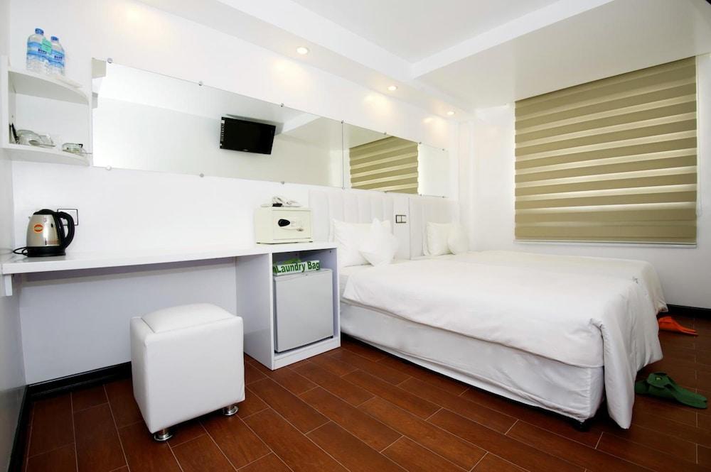 Clover City Center Hotel Янгон Экстерьер фото