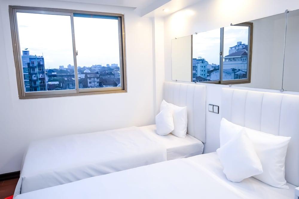 Clover City Center Hotel Янгон Экстерьер фото