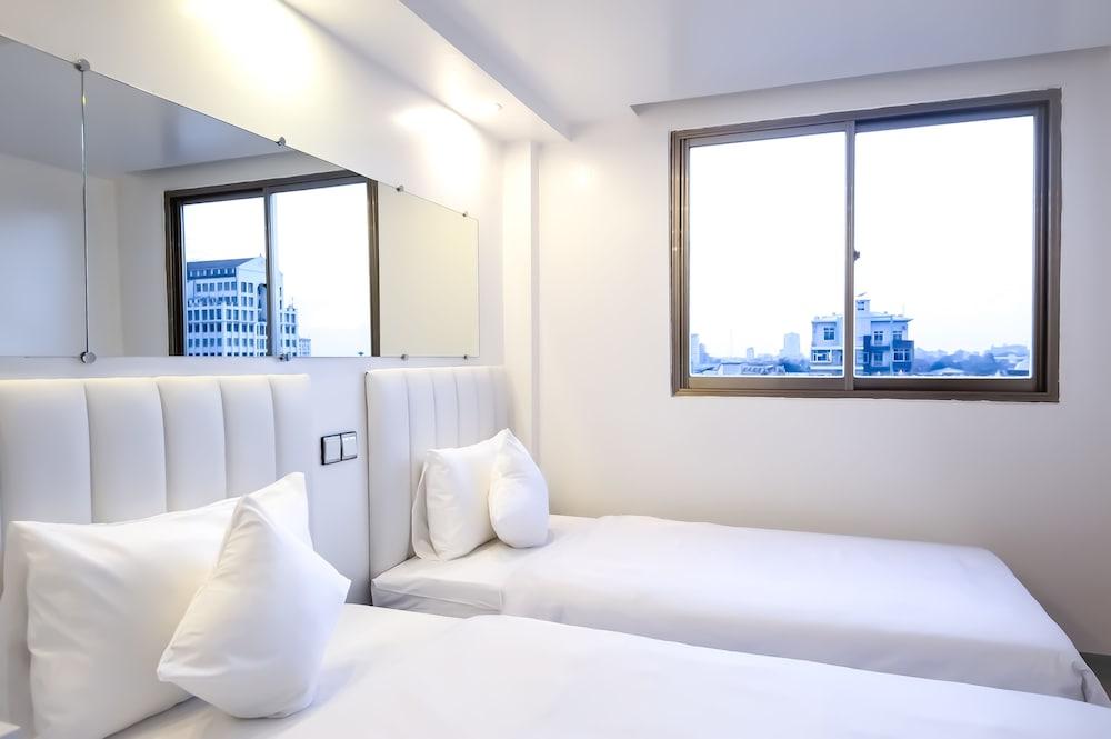 Clover City Center Hotel Янгон Экстерьер фото