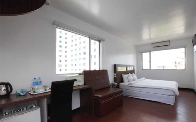 Clover City Center Hotel Янгон Экстерьер фото