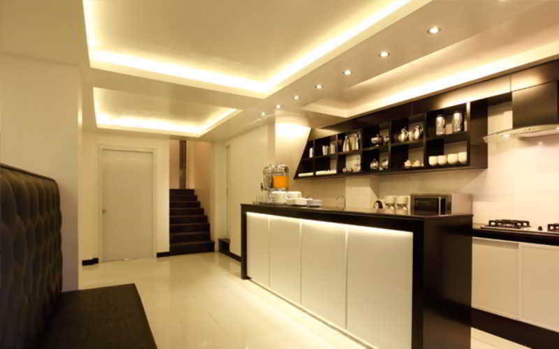 Clover City Center Hotel Янгон Экстерьер фото