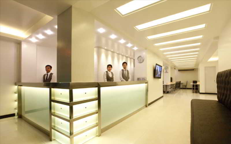 Clover City Center Hotel Янгон Экстерьер фото