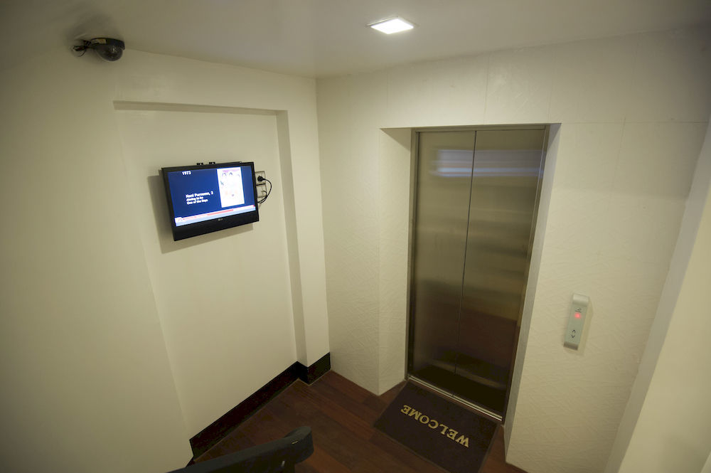 Clover City Center Hotel Янгон Экстерьер фото