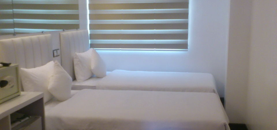Clover City Center Hotel Янгон Экстерьер фото